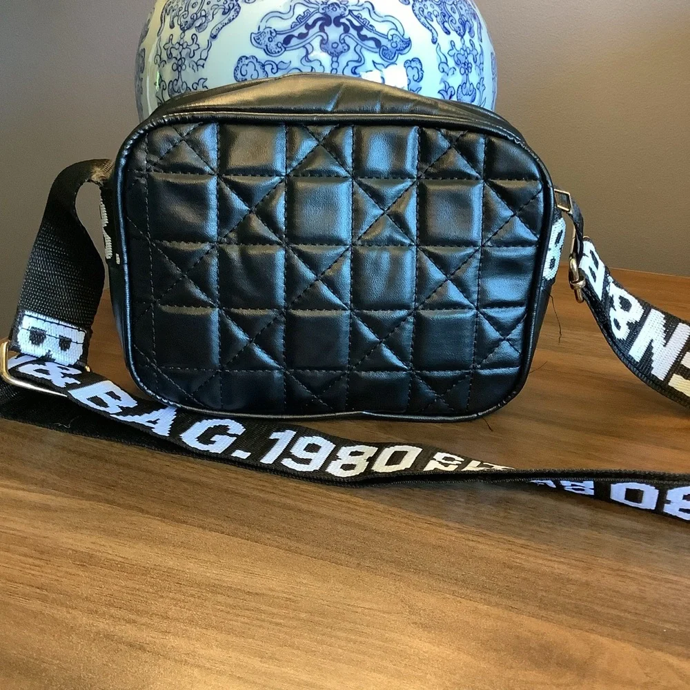 N/A stylish black